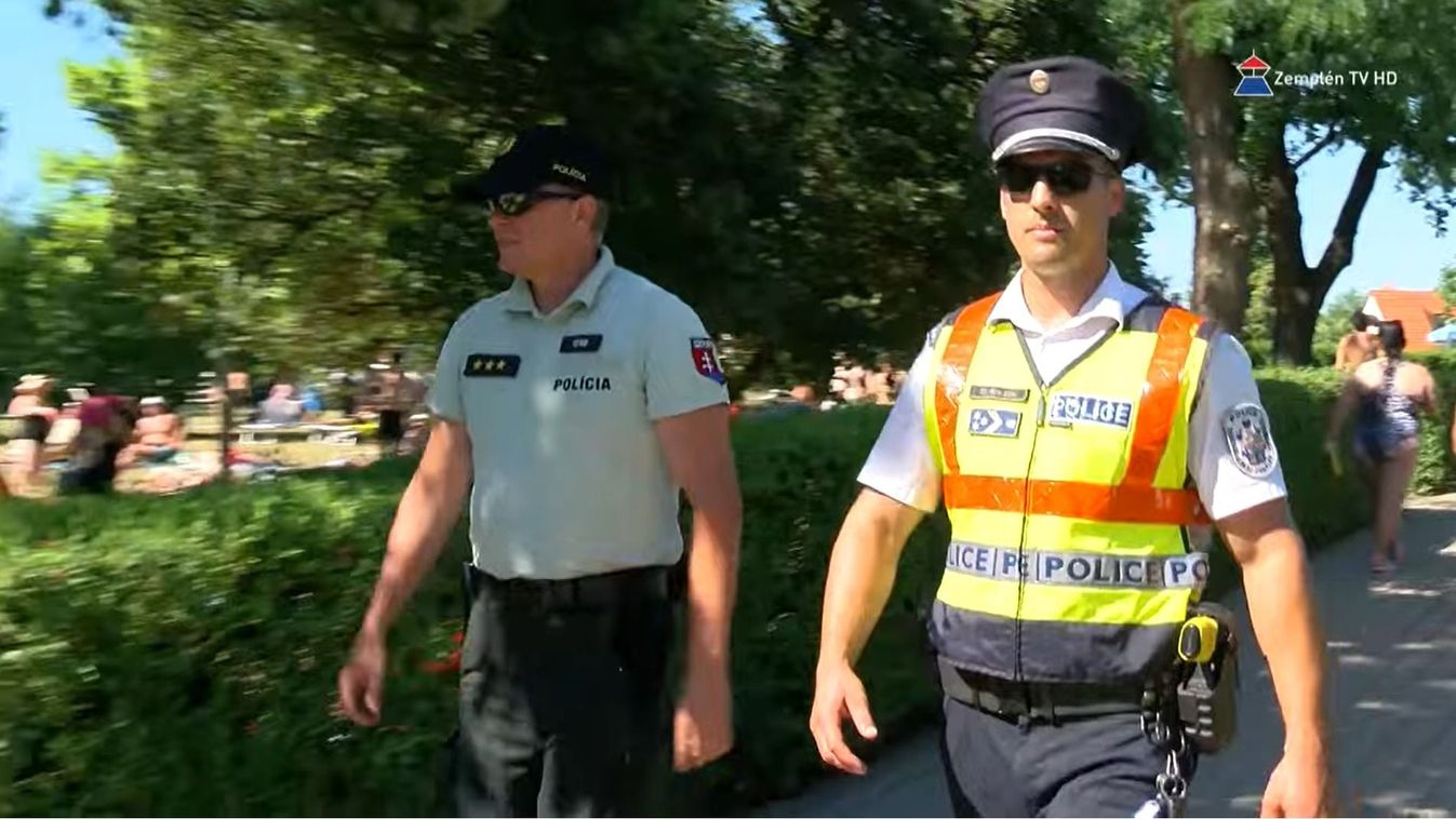 Mit csinál a magyar rendőr a szlovák rendőrrel a strandon?