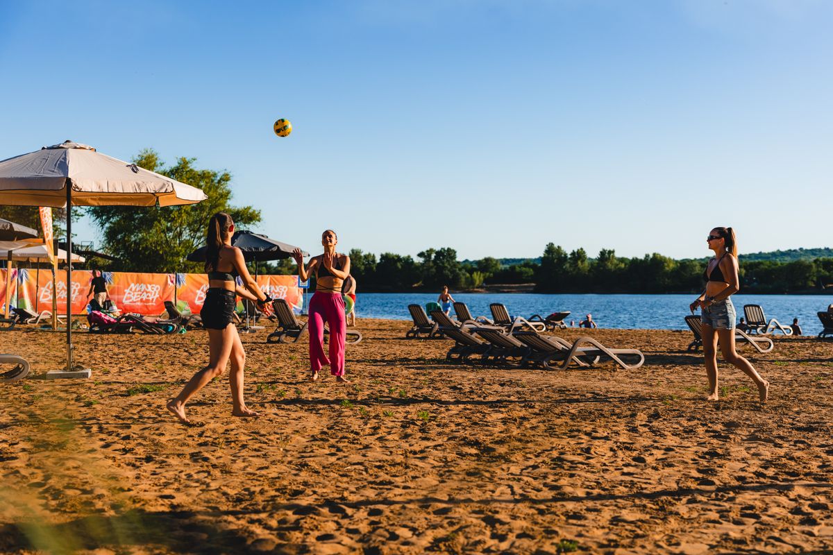 Strandolás A strandolás új lehetősége nyílik a Mályi-tó partján