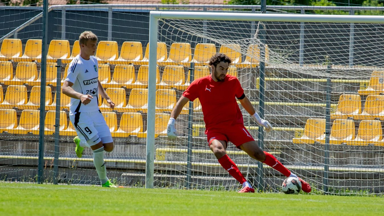 Azonnal rászólt a csapatkapitány, letiltották a kék színről a Barcika új kapusát