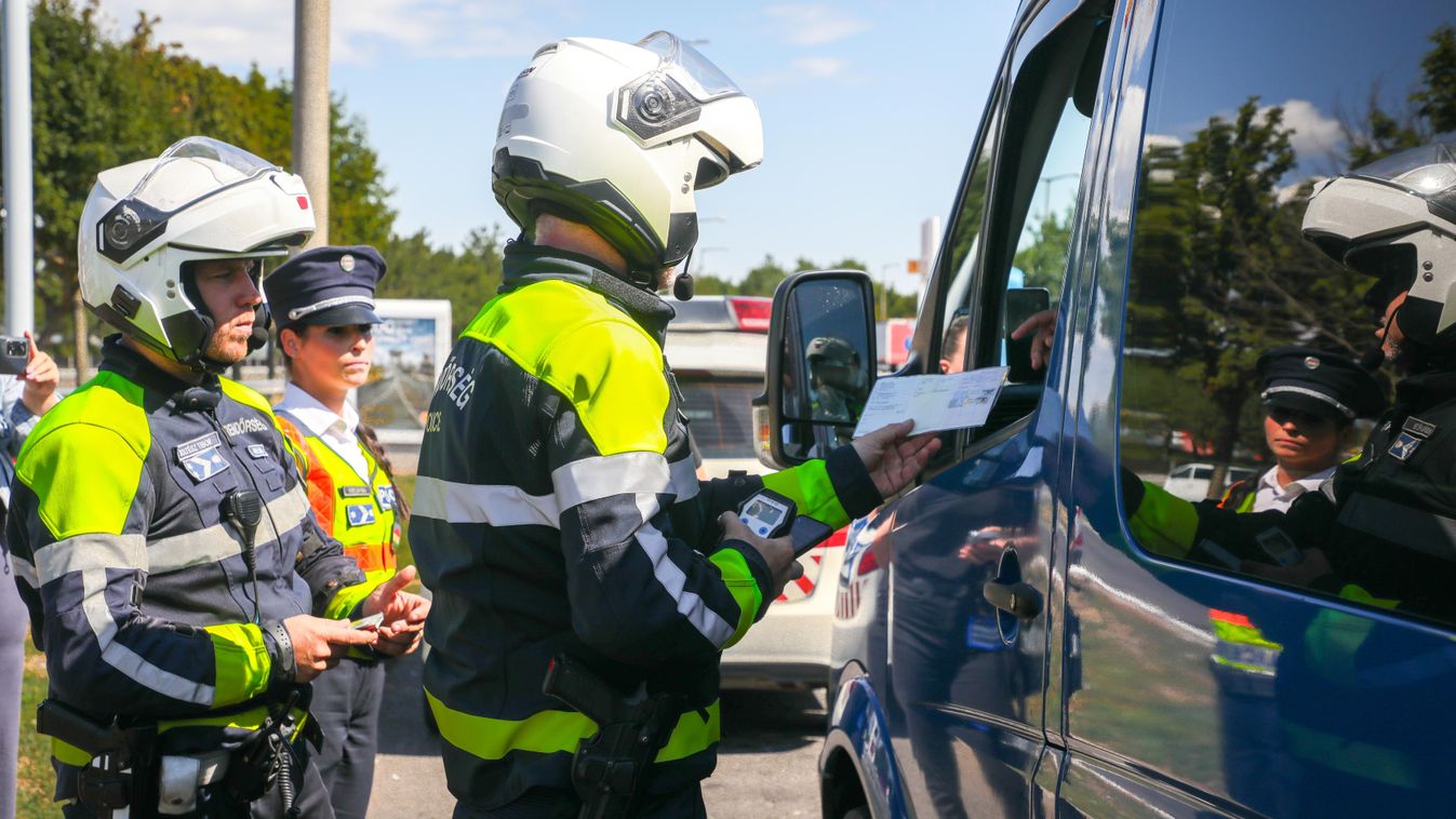 Autókkal, motorokkal lepték el a rendőrök az M3-as autópályát, ezért ment mindenki a borsodi pihenőhöz - fotókkal, videókkal