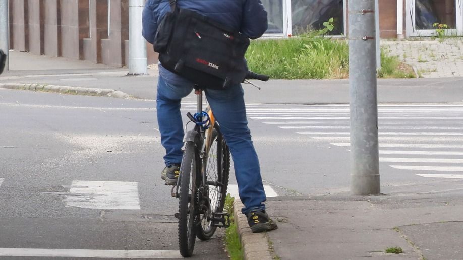 bicikli,molesztál,encs