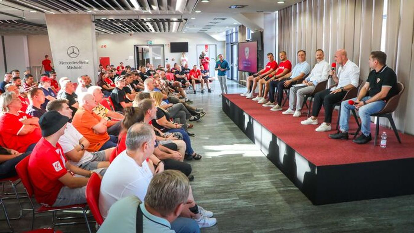 A szurkolók legfontosabb kérdéseit válaszolták meg a DVTK Stadion VIP termében + fotók, videó
