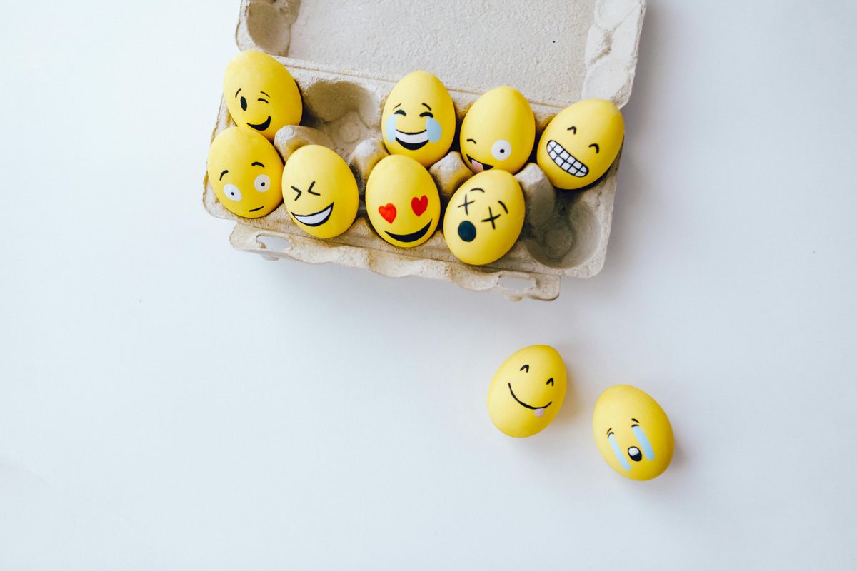 emoji tojások