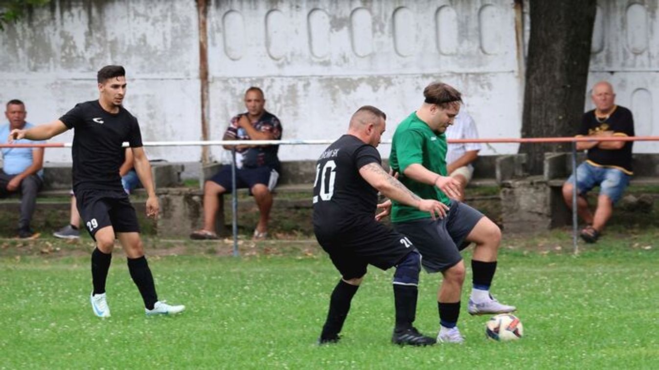 ,,A Köröm SE-t mindennemű sporttevékenységtől el kellene tiltani a viselkedésük miatt!"- fotókkal