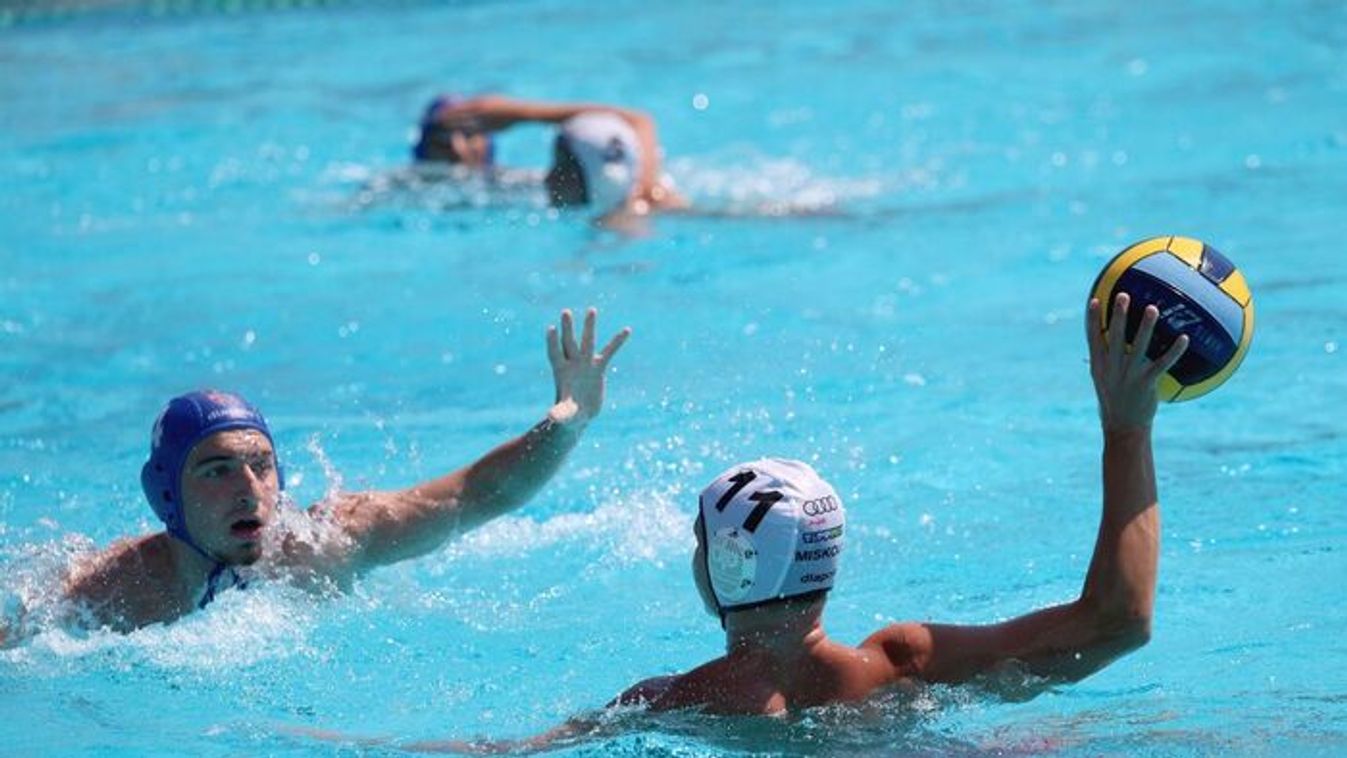 Nem volt ellenfelük a medencében, övék lett a serleg (fotókkal, videóval)