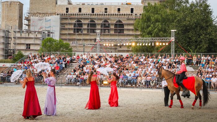 Kincsem musical a Lovagi Tornák Terén