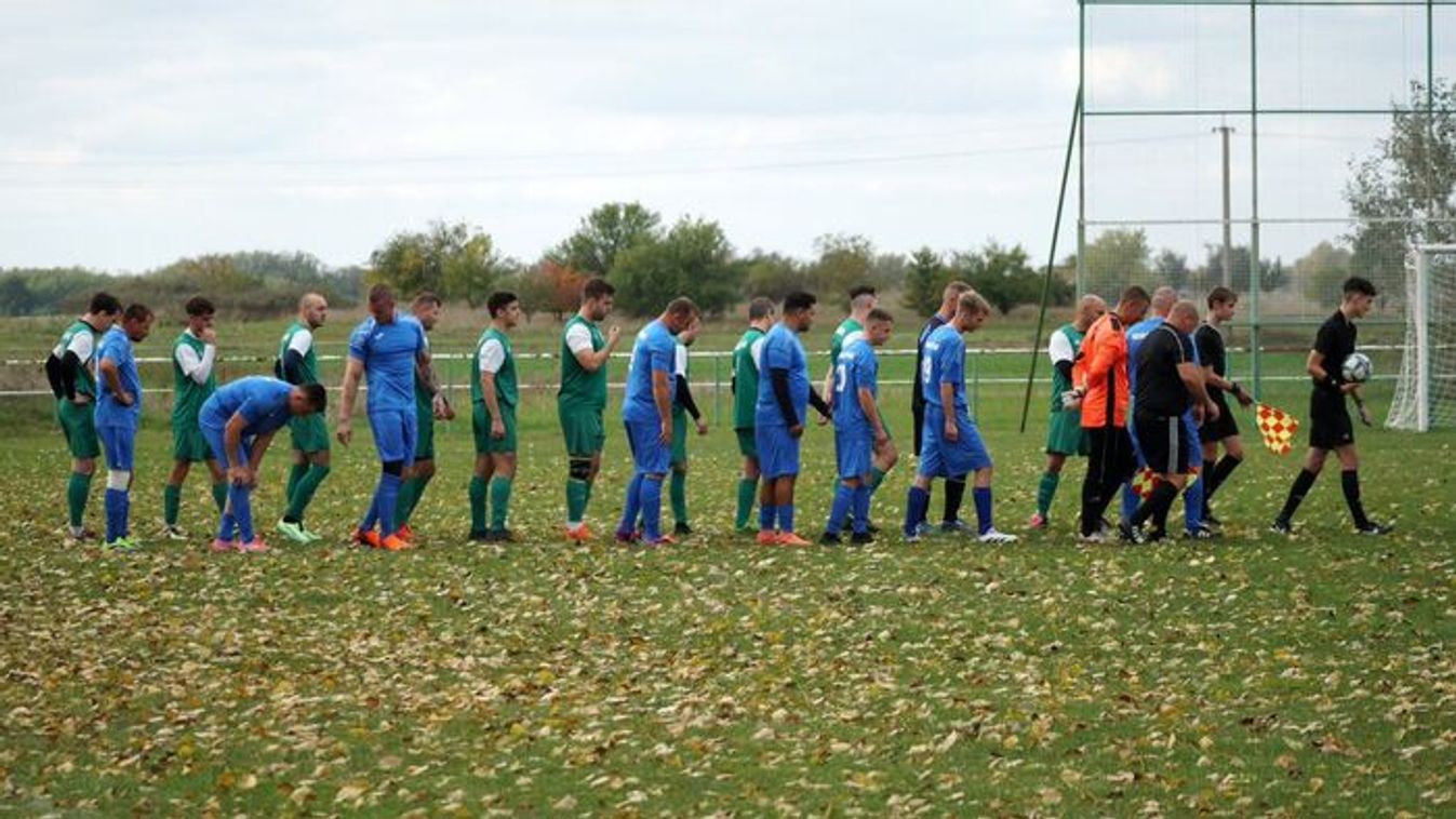 Előbb öngólt szerzett, majd a saját csapatában is