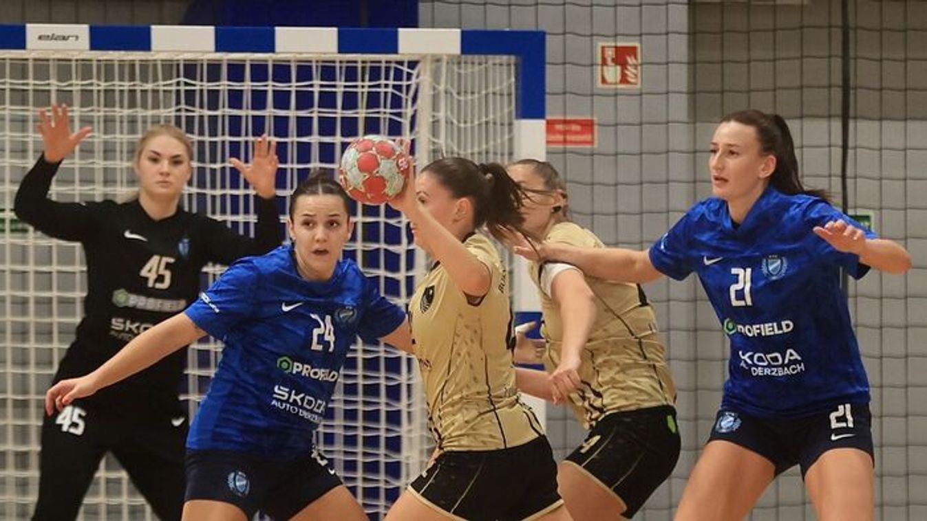 Negyvennégy: nem ment hátul félezer néző előtt