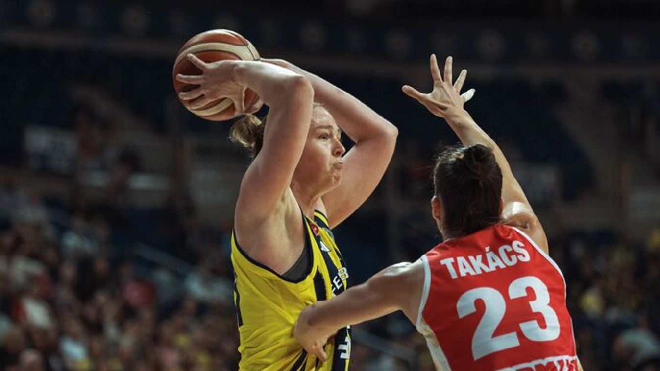 Az edző is látta, amit minden szurkoló - átrohantak rajtuk