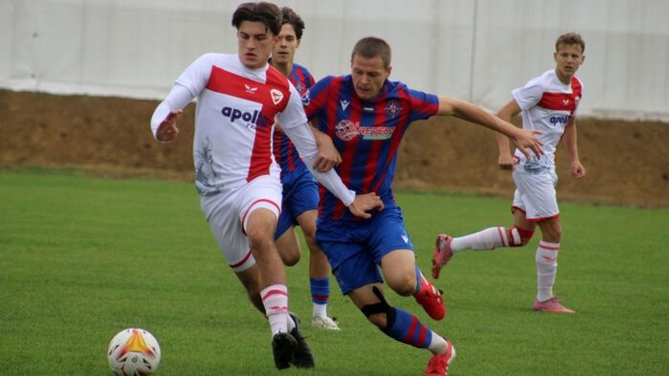 Padlóra küldték a Szparit