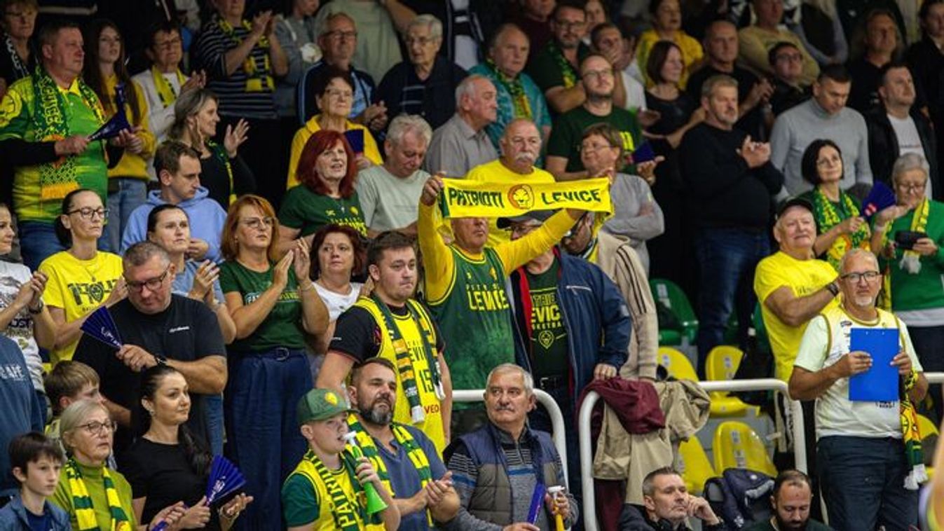 Szlovák szurkolók ,,csapnak össze" magyarokkal Miskolcon