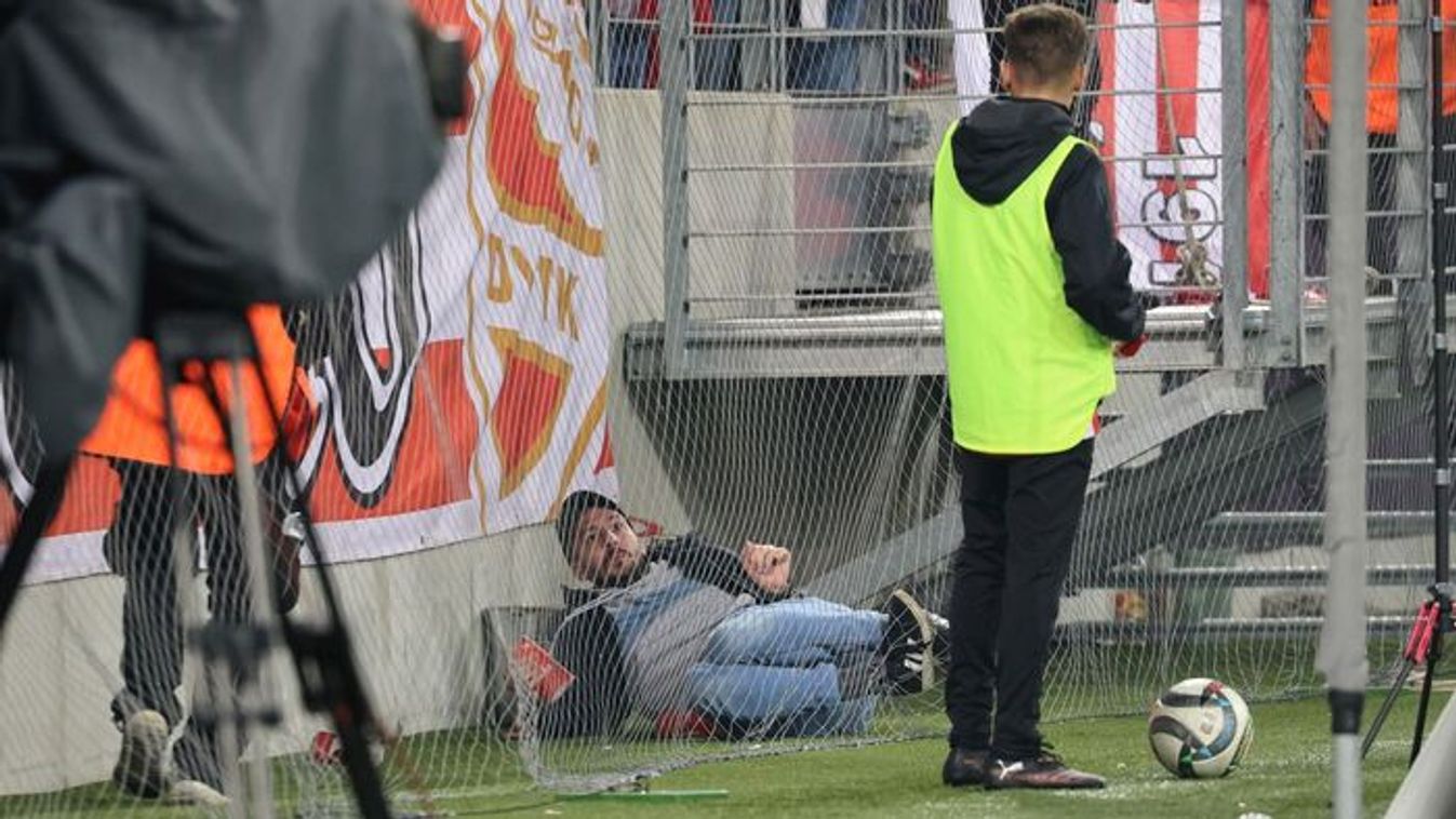 Káosz a stadionban – csak kapkodtuk a fejünket a DVTK meccsén (képekkel, videóval)