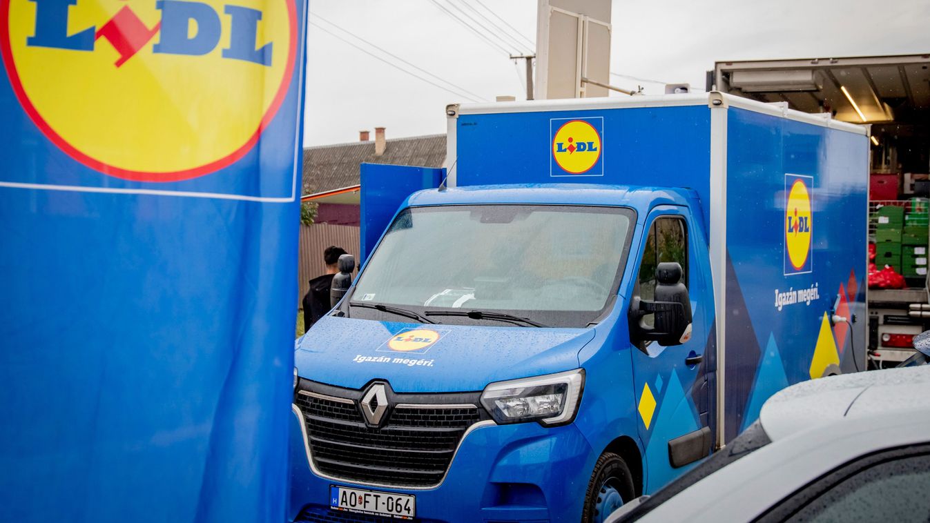 Hatalmas újítás a Lidl-től! - Mozgó boltot indítottak, a lakosság meg is rohamozta, fotókkal illusztrálva!