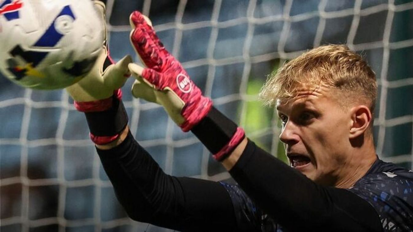 Csodálatos barátnőjével posztolt a jövőre visszatérő futballista