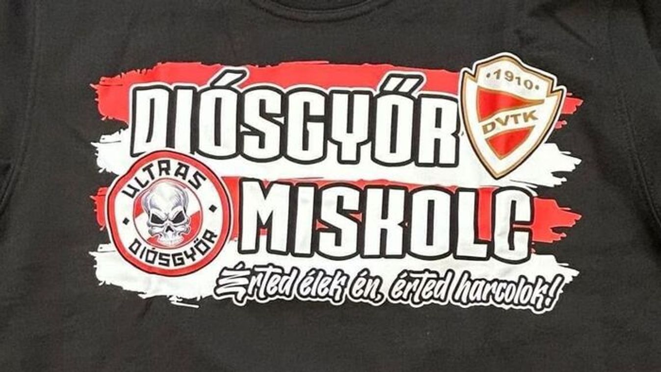 Így üzennek a szurkolótáborok a nagy összecsapás előtt