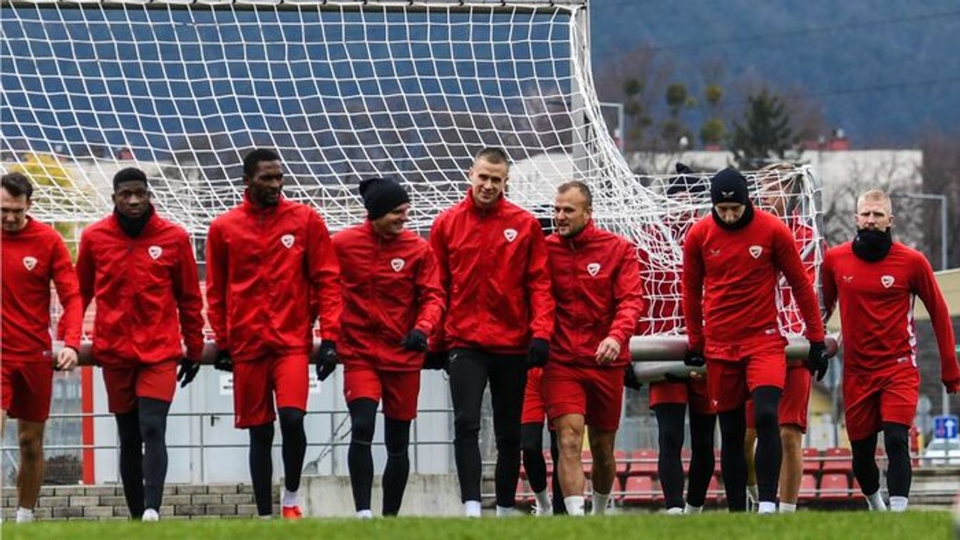 A szurkolók nem nagyon örülnének, ha ez a fontos meccs ,,elmenne"