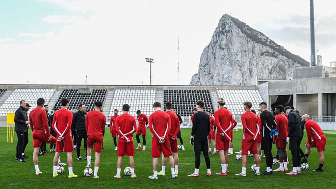 Visszacsalogatná a stadionba a bojkottáló szurkolókat
