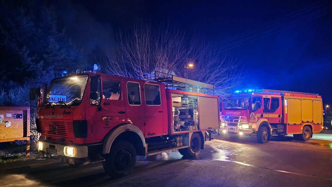 Lángok csaptak fel egy Dobó István utcai háznál Ózdon szombat este Kép