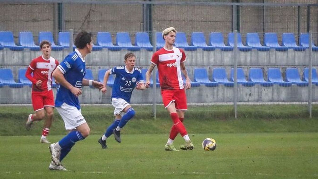 Fiatal gólvadász teheti le névjegyét