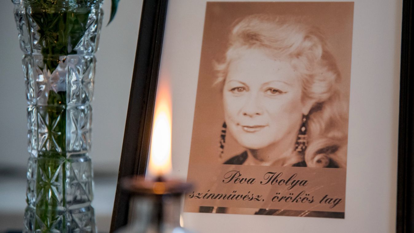 Minden megállt egy pillanatra a Miskolci Nemzeti Színházban – így búcsúzott a...