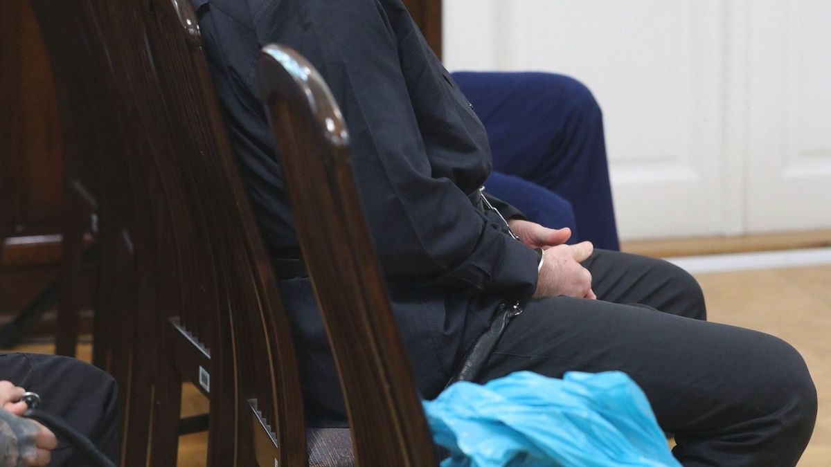 Hamis aláírás miatt ítéltek el egy ügyvédet a bíróságon.