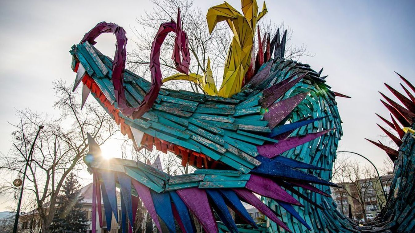 Újjászületik a kazincbarcikai Kínai sárkány szobor? – fotókkal, videóval