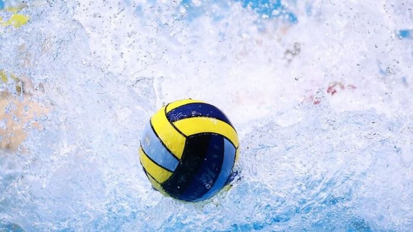 Jó hosszú szünet után újra bedobják a labdát