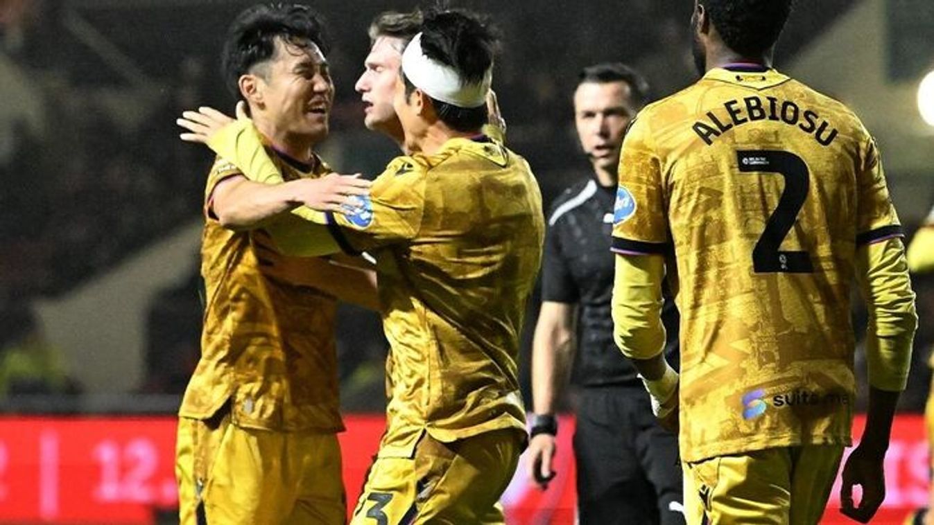 Úszott, kiszedte a pipából a labdát, de ez most nem volt elegendő