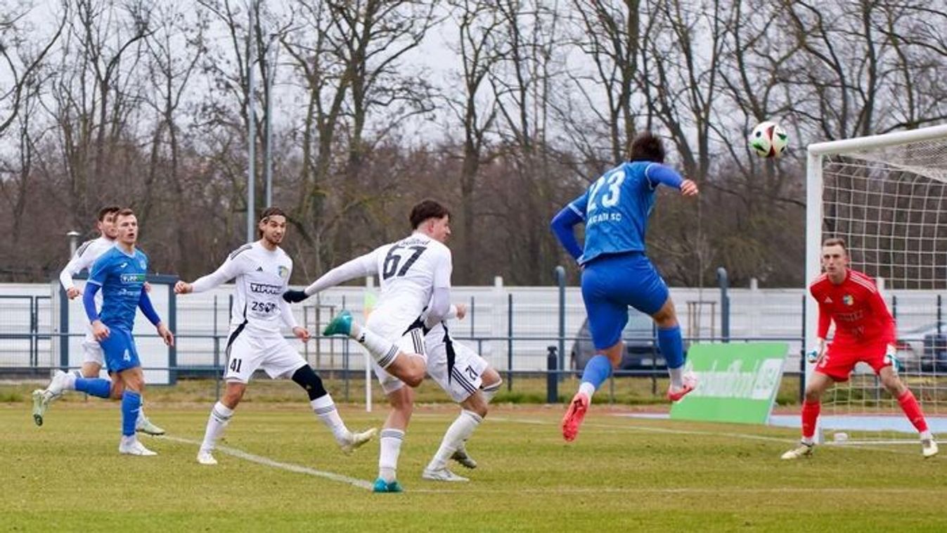 Tovább dédelgethetik élvonalbeli álmaikat