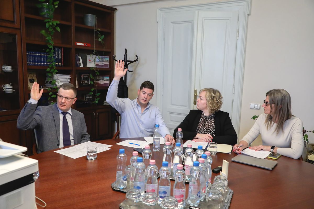 Nyilvántartásba vették a jelölteket