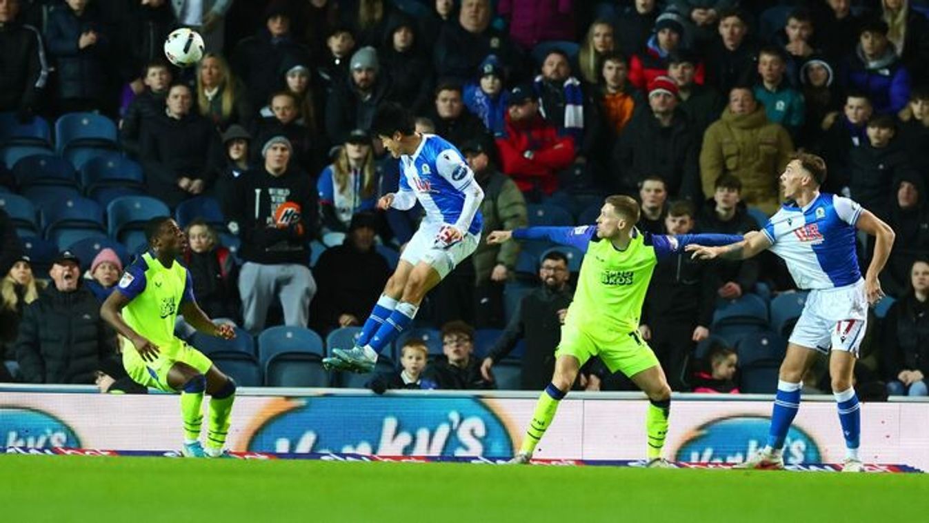 Lehúzta a rolót, majd a ráadás végén jött a slusszpoén