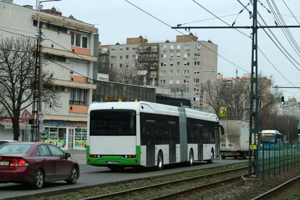 Budapest útjain is lencsevégre kapták az MVK új buszainak egyikét, melyek csütörtökön megérkeztek Miskolcra
