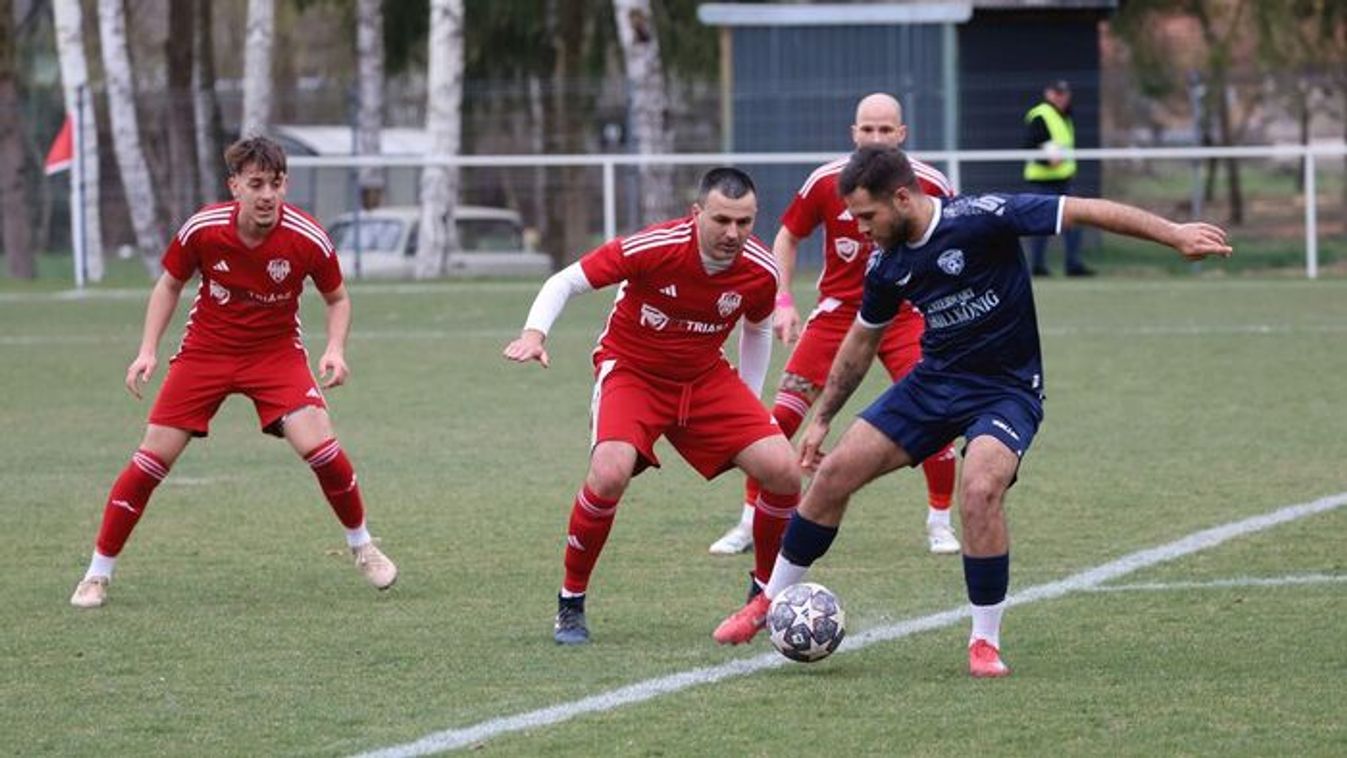 ,,Jövő héten be is rakom magam a kezdőbe és megmutatom ezeknek a tejfölös szájúaknak, hogy kell gólt rúgni" – fotókkal