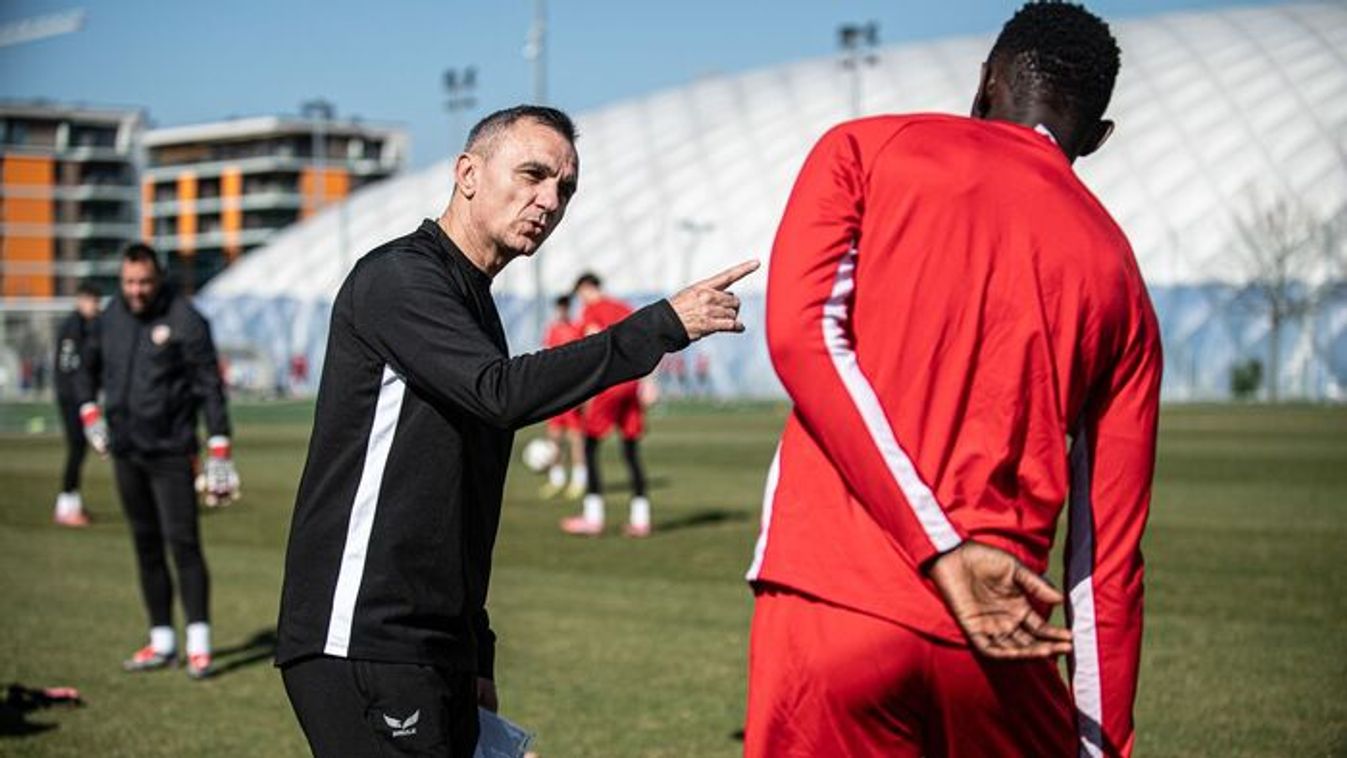 Sikert hozhat-e a gyors átállás a vasárnapi ,,élet-halál" összecsapáson?