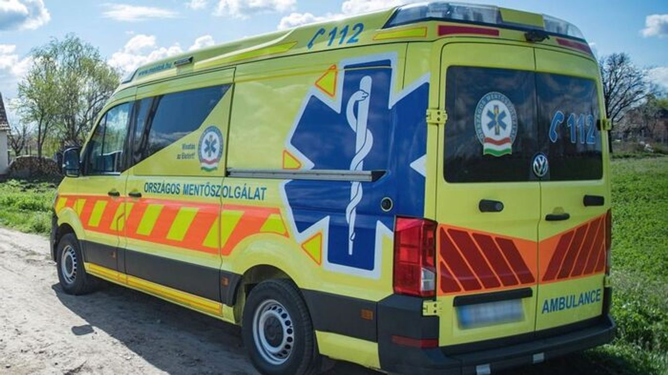 Szezonnyitó rémálom – mentő vitte a labdarúgót a kórházba