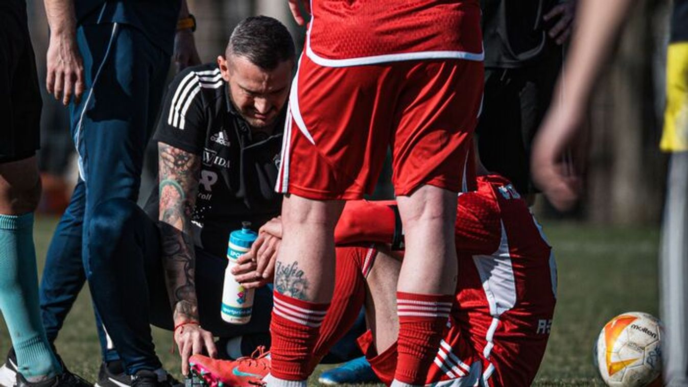 Kimondani is fáj, milyen súlyos sérülést szenvedett a megyei focista – a három pont háttérbe szorul