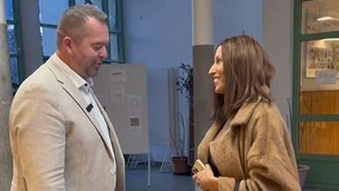 Rubint Réka tulipánok között, Miskolcról is érkezik a támogató energia