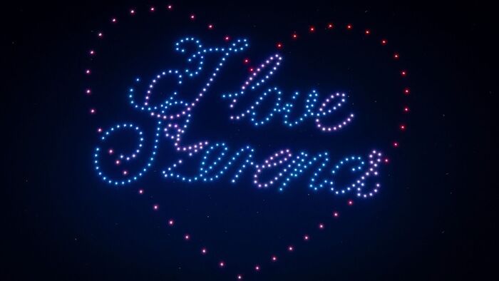 Gombóc Artúr az égből figyelt: 400 drónnal írtak történelmet Szerencsen – fotókon, videókon mutatjuk