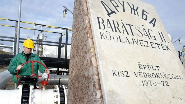 Az ukrán olajblokád és Brüsszel lépései: veszélyben a magyar energiaellátás