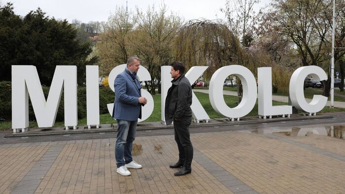 Miskolcra is beköltözött Hajdú Péter – videó!