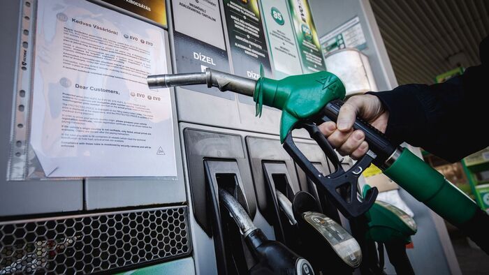 Külföldre készül a hosszú hétvégén? Tankoljon még itthon!