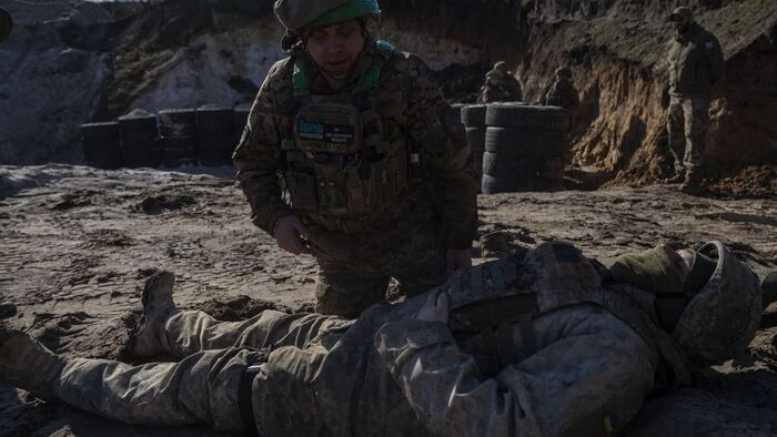 Kerékpárjával együtt hurcolták el a férfit Zelenszkij kényszersorozói (videó)