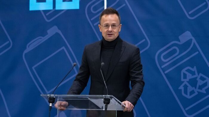 Szijjártó Péter: Legalább három külföldi titkosszolgálat avatkozik be a választásba