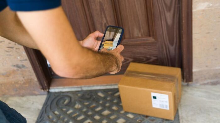 Megérkezett a csomagja, 5 év börtön lesz – nem hiszed el, mit rendelt házhoz a tiszaújvárosi nő