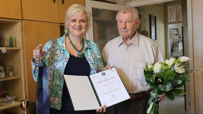 Kilencvenedik születésnapja alkalmából köszöntötték a miskolci Stenczel Istvánt - képekkel, videóval