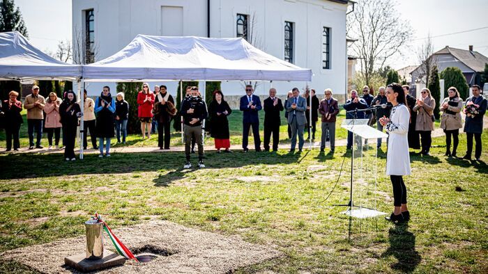 Letették Hernádkakon az új óvodaépület alapkövét - képekkel, videóval