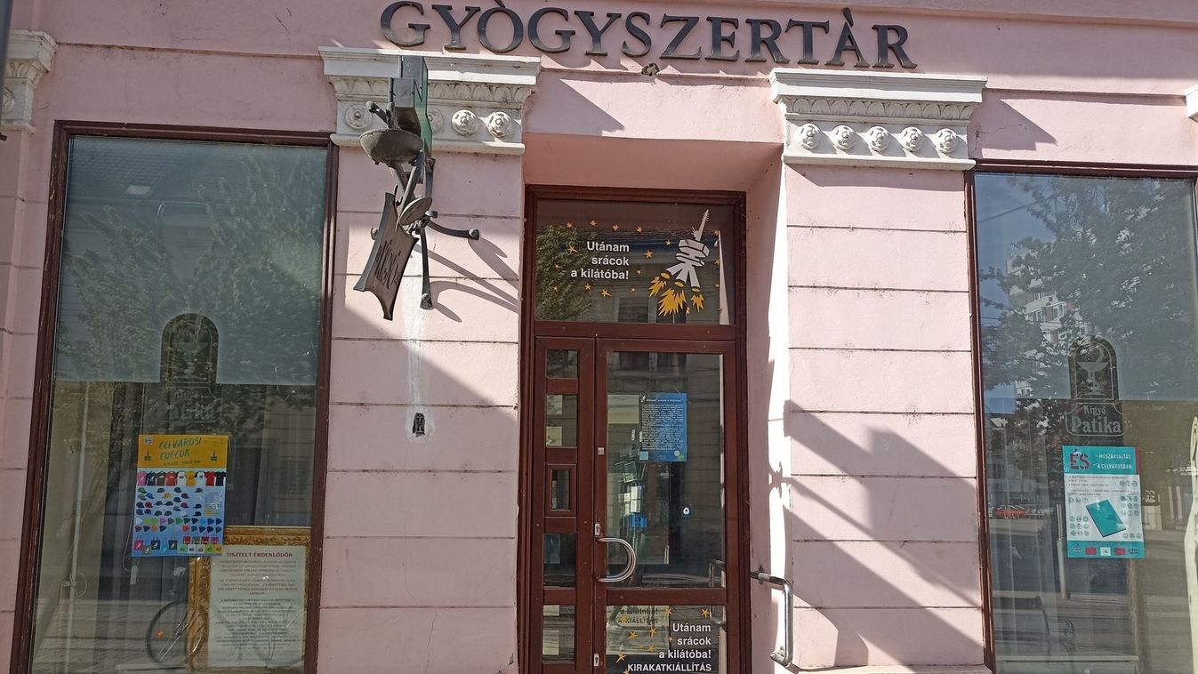 Költözik a kilátós kiállítás a Kígyó patikából – új funkciót kaphat az üzlet?