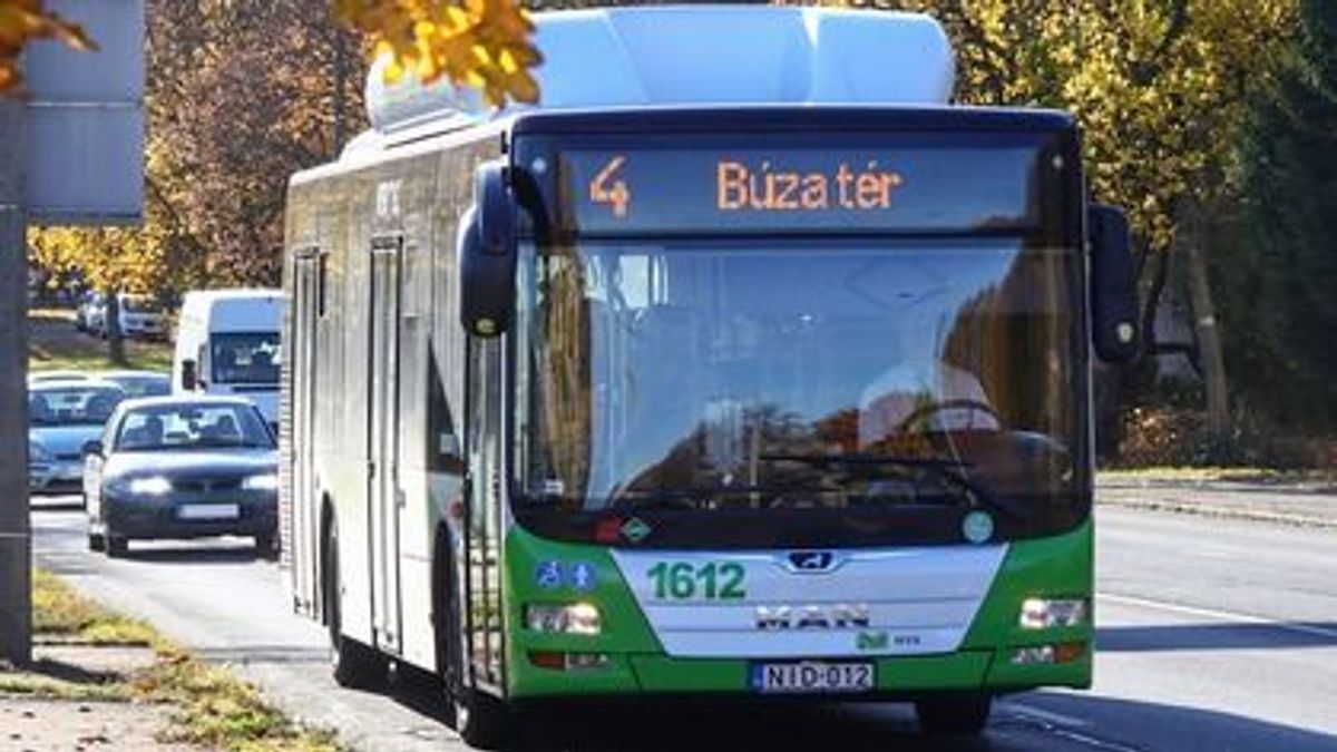 Változik a 4-es busz közlekedése csütörtökön