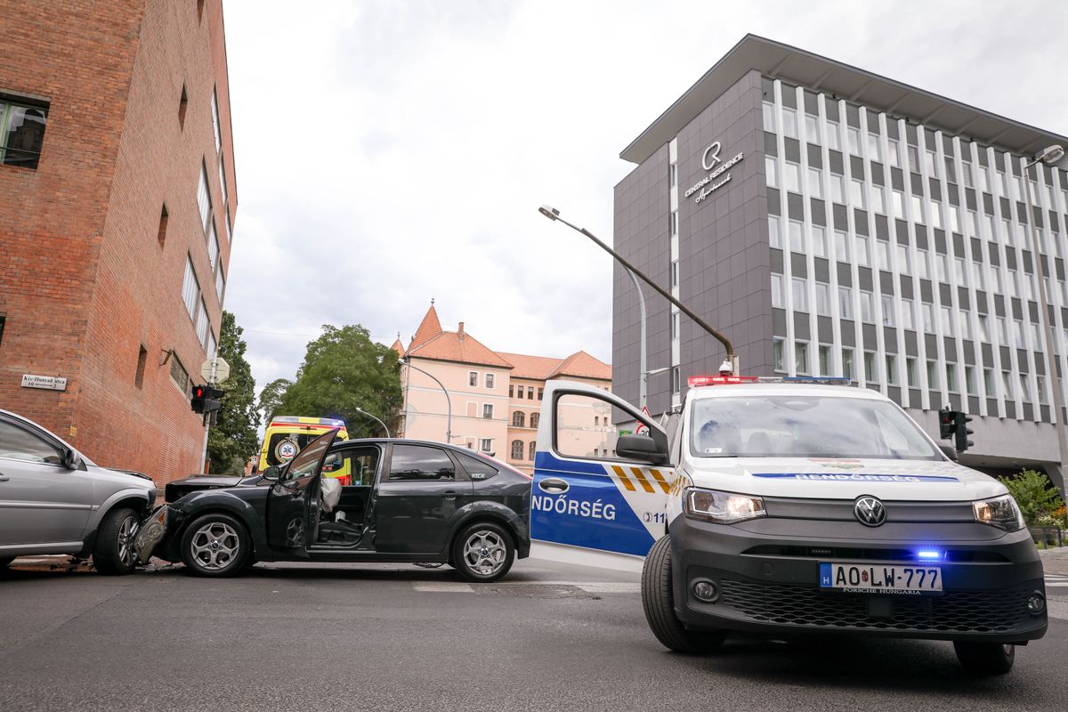 Baleset történt a Kis-Hunyad utcában