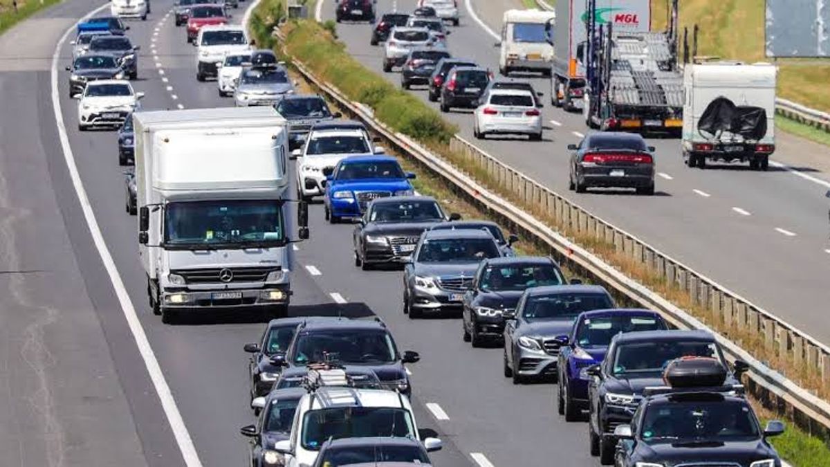 Torlódás béníthatja meg az M3-ast a hétvégén – erre figyelmeztetik az autósokat